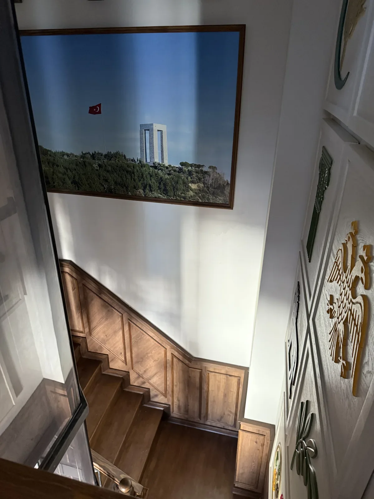 Merdiven boşluğundaki tablo — Paşa Konağı